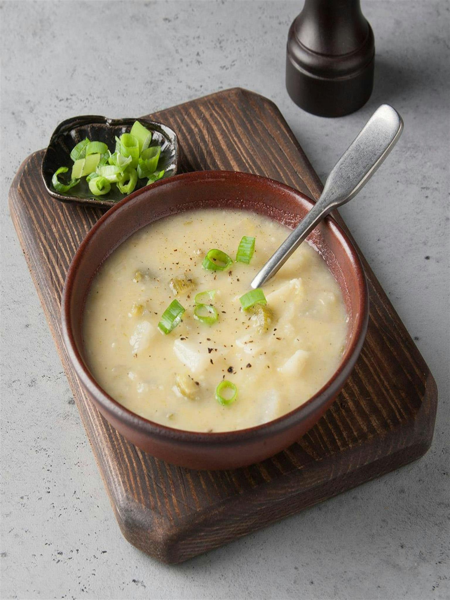 Herbed Vegan Potato Leek Soup