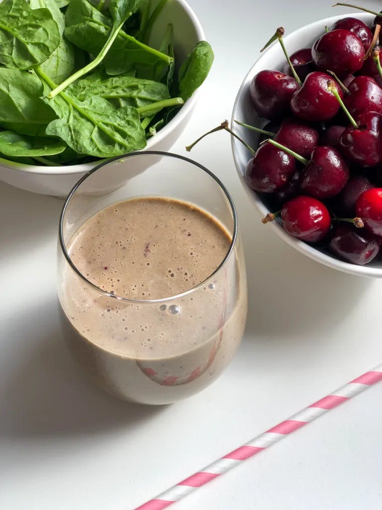 Smoothie including anti-inflammatory cherries and spinach